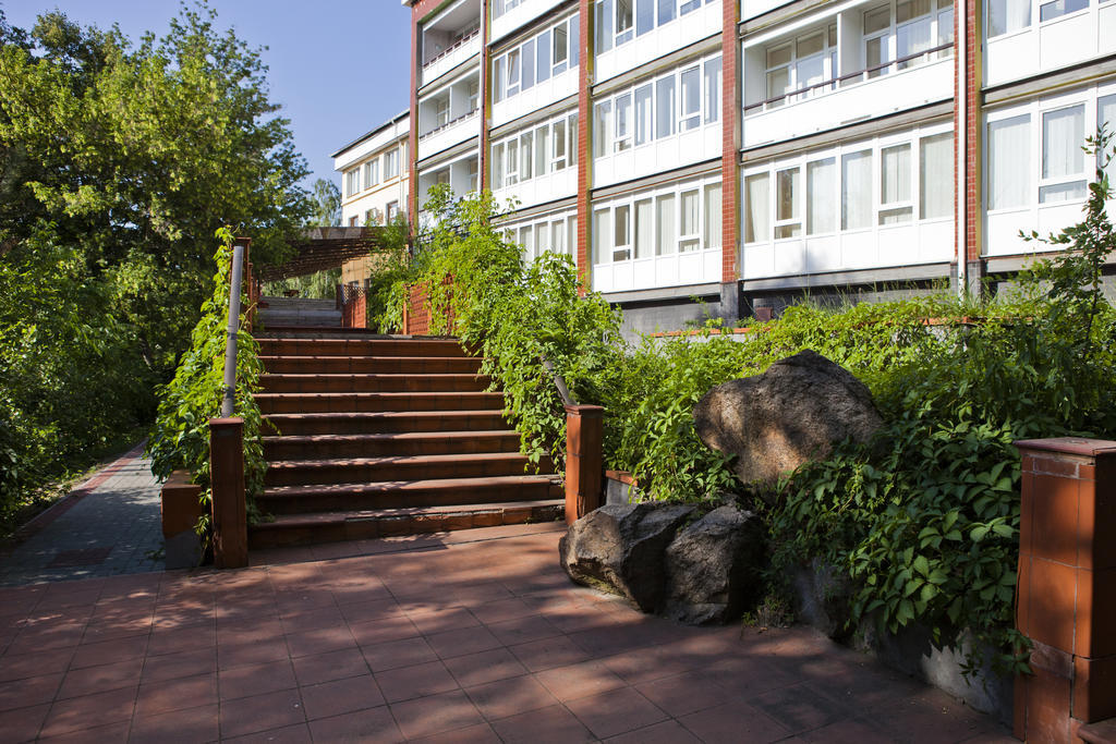 Pectoral On Khortytsia Hotel Zaporizhia Exterior photo