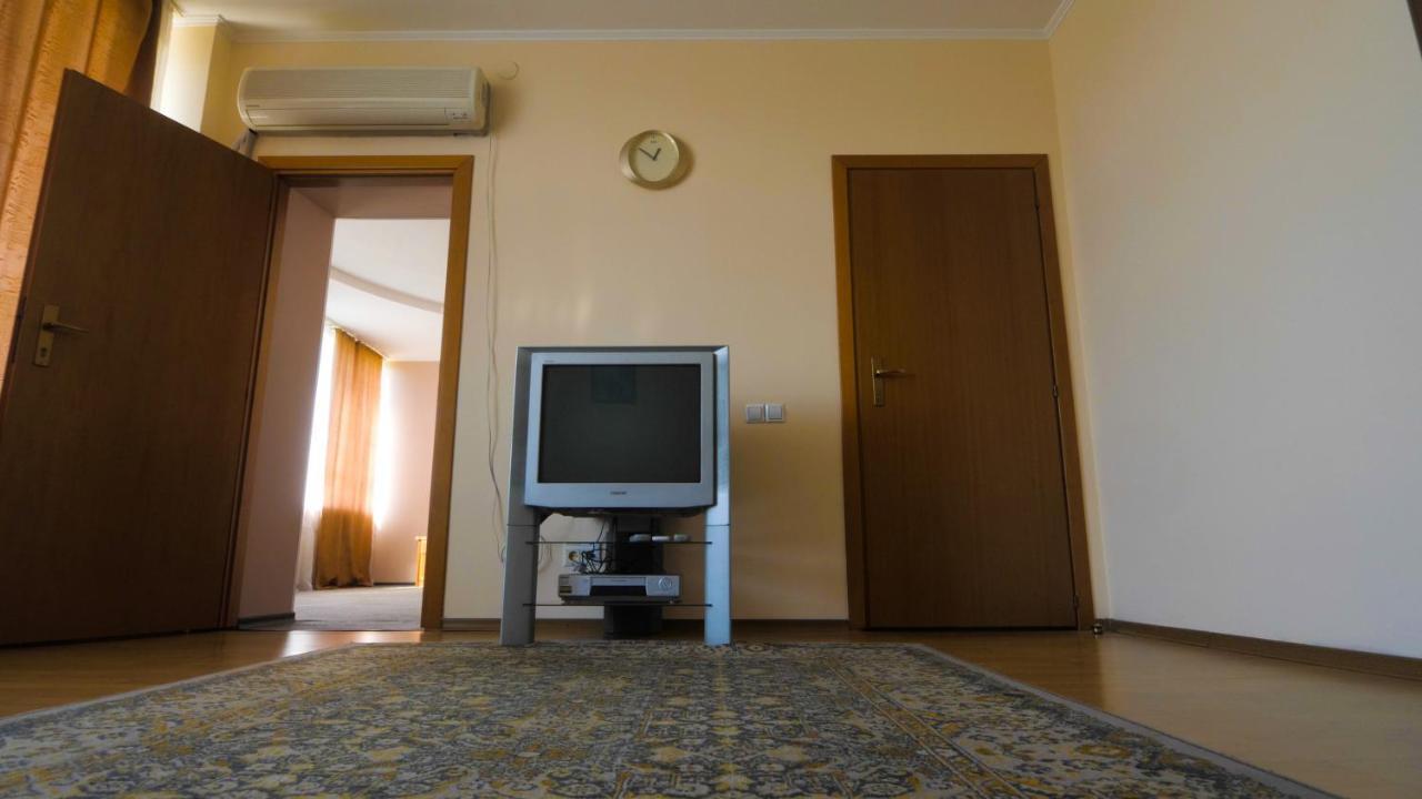 Pectoral On Khortytsia Hotel Zaporizhia Exterior photo