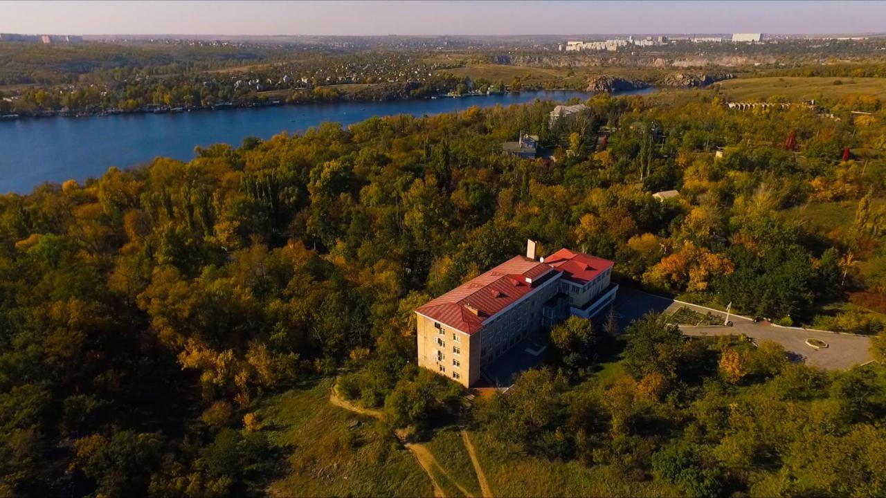 Pectoral On Khortytsia Hotel Zaporizhia Exterior photo